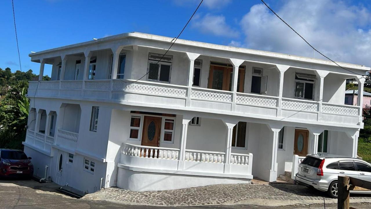 The Golden Inn Marigot Exterior foto
